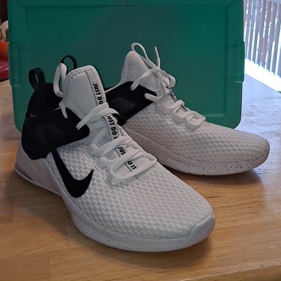 Nike Shoes - Nwot Nike Air max Bella 2 Training Shoes